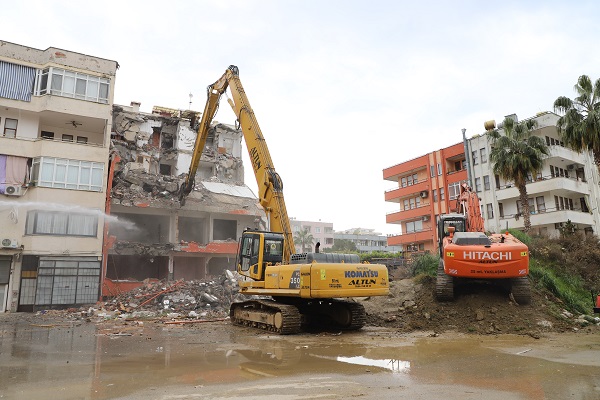 Foto - Tüm Türkiye ders aldı! O ilde riskli binalar yıkılıyor