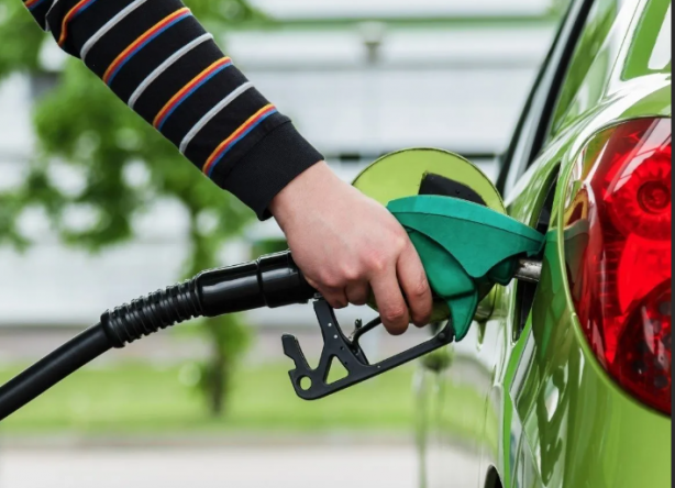 Foto - Tüm Türkiye nefesini tutmuş merakla bekliyordu! Akaryakıt fiyatlarına 9 lira zam açıklaması geldi