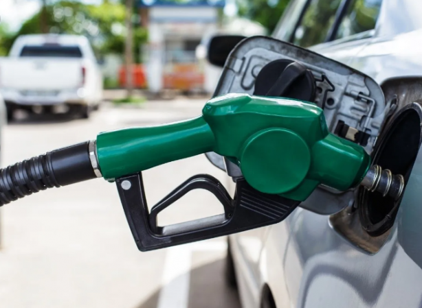 Foto - Tüm Türkiye nefesini tutmuş merakla bekliyordu! Akaryakıt fiyatlarına 9 lira zam açıklaması geldi