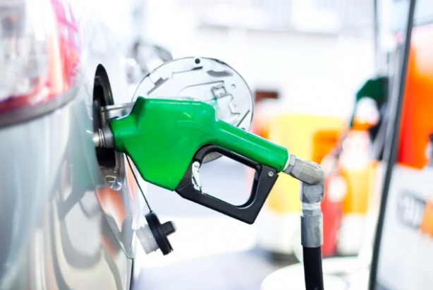 Foto - Tüm Türkiye nefesini tutmuş merakla bekliyordu! Akaryakıt fiyatlarına 9 lira zam açıklaması geldi