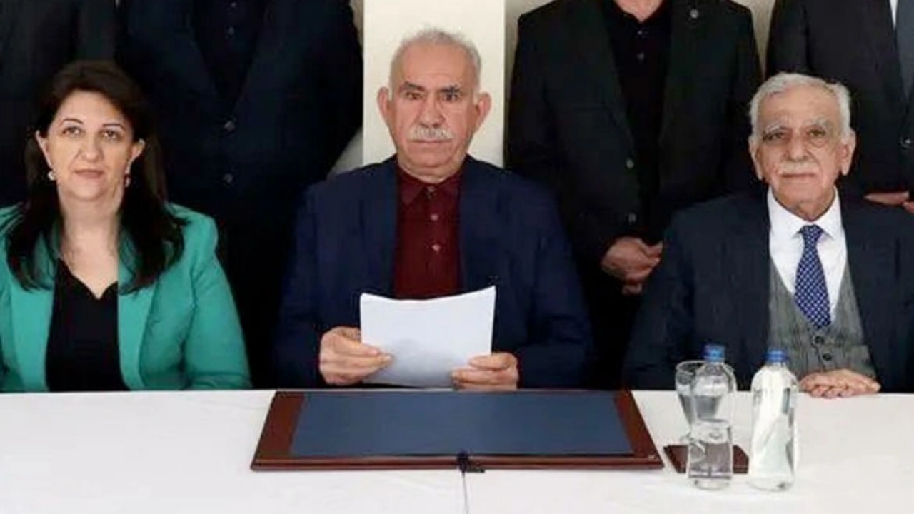 Foto - Tüm Türkiye o açıklamayı beklerken, kulağı delik isimden şaşırtan "Öcalan" iddiası geldi! İşte dikkat çeken "Bahçeli" detayı