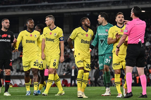 Foto - Tüm Türkiye'ye duyurdular: Merakla bekleniyordu: Hakem paniği böyle oldu işte…