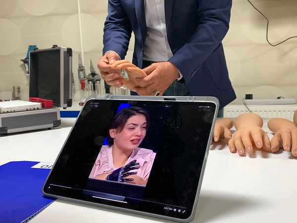 Tüm Türkiye'yi ağlatmıştı! 1 milyon lira kazanan Rabia’nın protezi o isimden