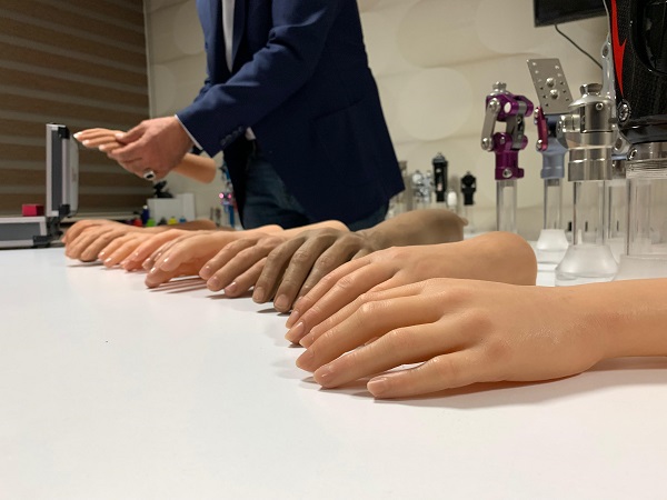 Foto - Tüm Türkiye'yi ağlatmıştı! 1 milyon lira kazanan Rabia’nın protezi o isimden