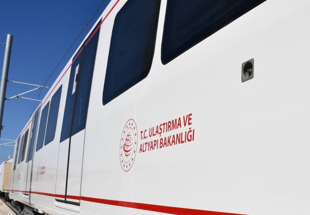 Foto - Tüm dünyayı titretecek metro geliyor: Hem yerli hem milli... Ortalık yangın yerine dönecek: Raylara indirildi...