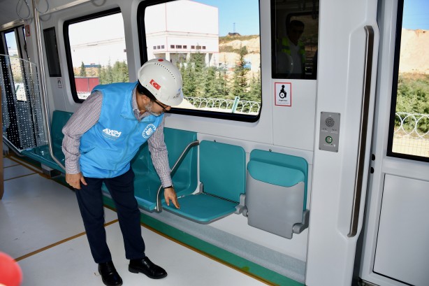 Foto - Tüm dünyayı titretecek metro geliyor: Hem yerli hem milli... Ortalık yangın yerine dönecek: Raylara indirildi...