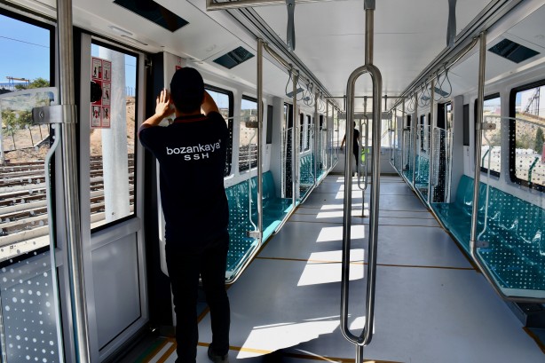 Foto - Tüm dünyayı titretecek metro geliyor: Hem yerli hem milli... Ortalık yangın yerine dönecek: Raylara indirildi...