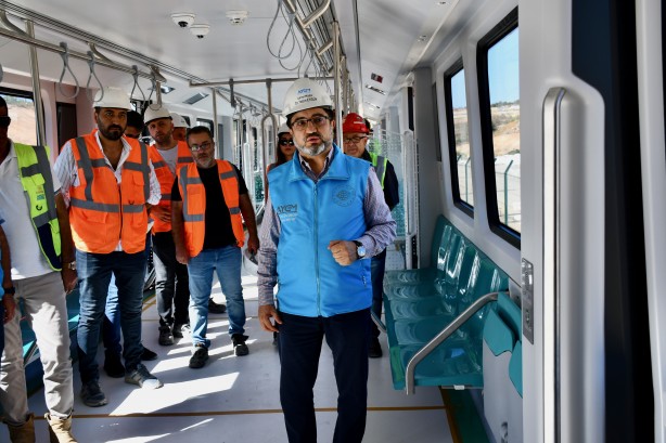 Foto - Tüm dünyayı titretecek metro geliyor: Hem yerli hem milli... Ortalık yangın yerine dönecek: Raylara indirildi...