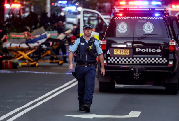 Foto - Tüm ülke şokta! AVM'de bıçaklı saldırı: Çok sayıda ölü ve yaralı var