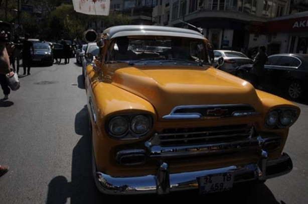 Foto - Tümer Metin'i bu arabayla görenler çok şaşırdı!