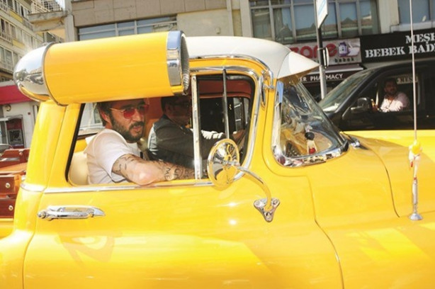 Foto - Tümer Metin'i bu arabayla görenler çok şaşırdı!