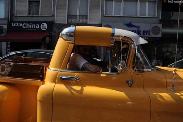 Foto - Tümer Metin'i bu arabayla görenler çok şaşırdı!