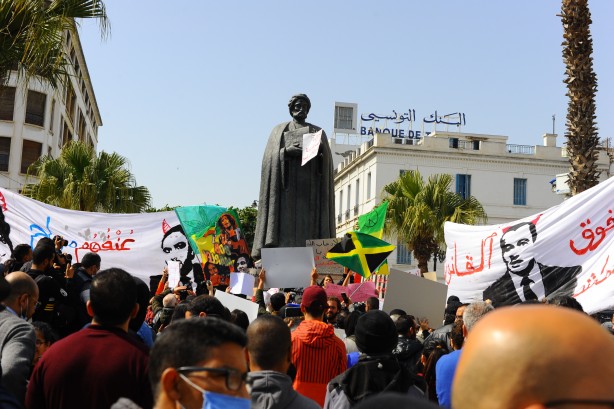 Tunus'taki siyasi ve ekonomik kriz protesto edildi