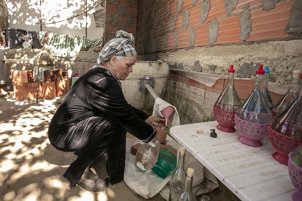Foto - Tunus’un kadim geleneği "çiçek damıtımı" 