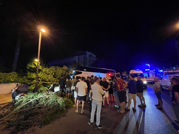 Foto - Tur otobüsünün sürücüsü feci şekilde can verdi