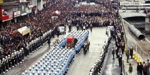 Foto - Turgut Özal 8. Cumhurbaşkanı! Vefatından 30 yıl geçti: Türkiye için neler yapmıştı, hedef koyduğu ilkeler neler? Hatırlatması