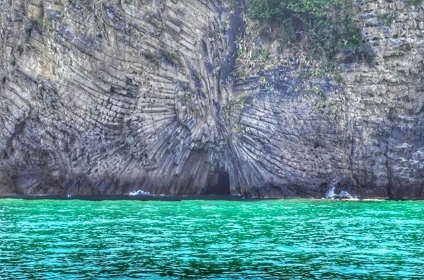 Turist akınına uğruyor! 80 milyon yıllık doğa harikası