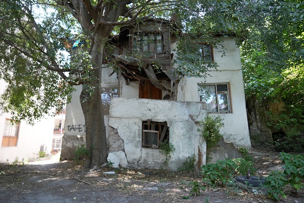 Foto - Turist görse oturup ağlar! 182 yıllık tarihi hamamın içler acısı hali