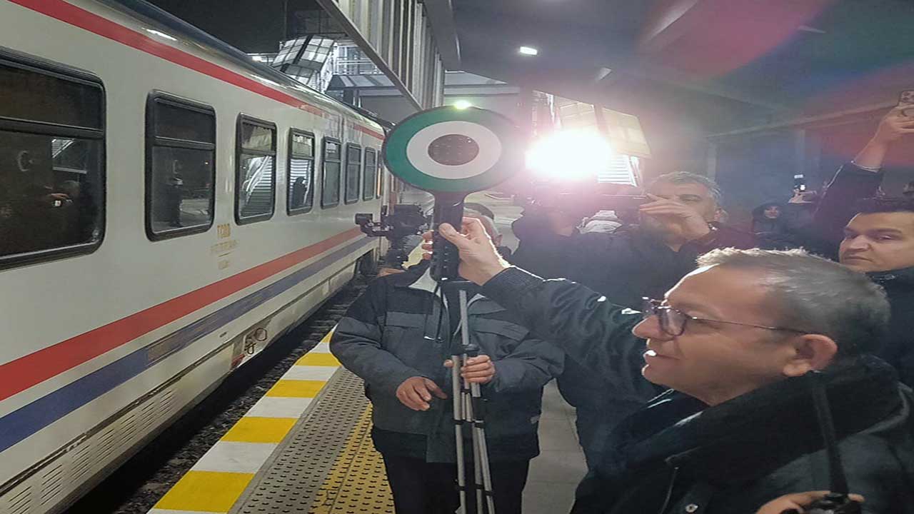 Turistik Doğu Ekspresi alevli yazıyla karşılandı