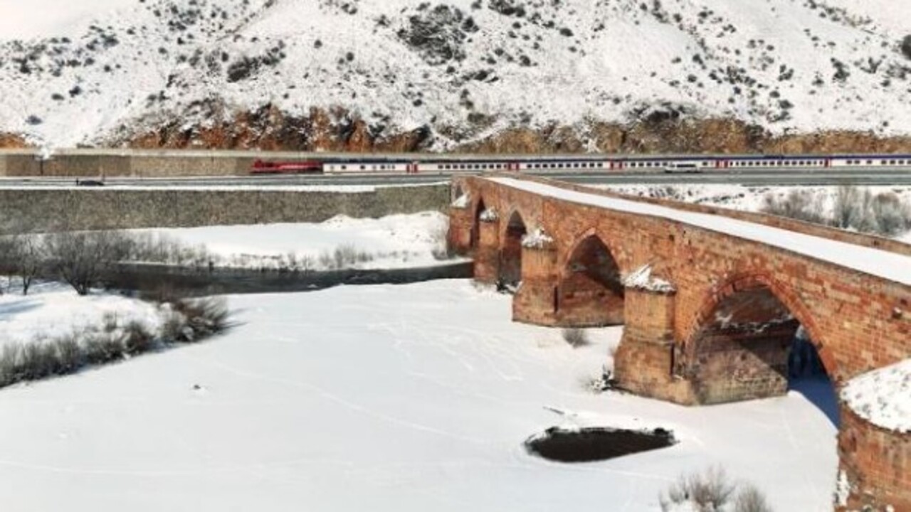 Foto - Turistik Doğu Ekspresi ile karlı ovalarda huzurlu yolculuk
