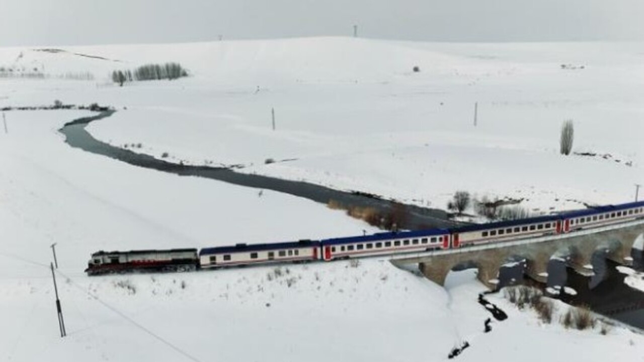 Turistik Doğu Ekspresi ile karlı ovalarda huzurlu yolculuk