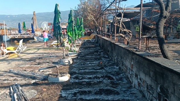 Foto - Turistik otel sabah saatlerinde alevlere teslim oldu