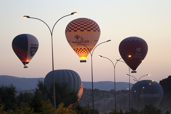Foto - Turistler, Kapadokya'yı gökyüzünden keşfediyor
