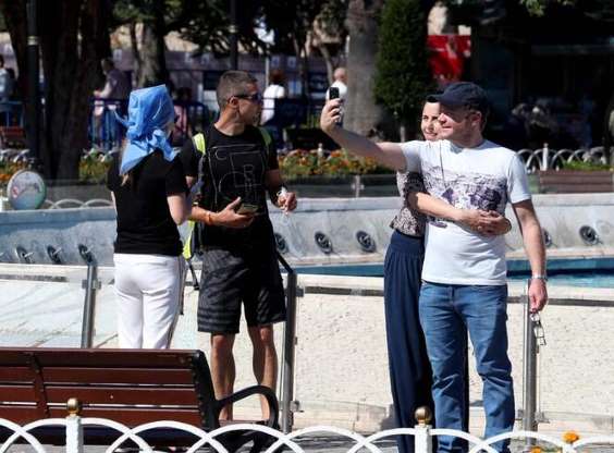 Foto - Turistlerden Sultanahmet'te pes dedirten görüntüler?