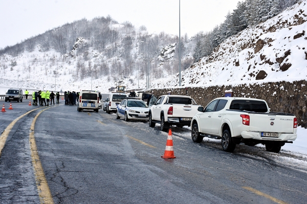Foto - Turistleri taşıyan midibüs devrildi... Çok sayıda yaralı var