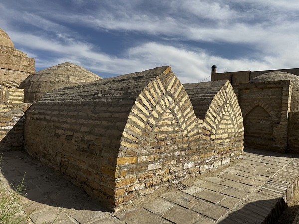 Foto - Turistlerin ilgisini çekiyor! Bu ülkede ölenler yüzyıllardır toprağın altına değil üstüne defnediliyor