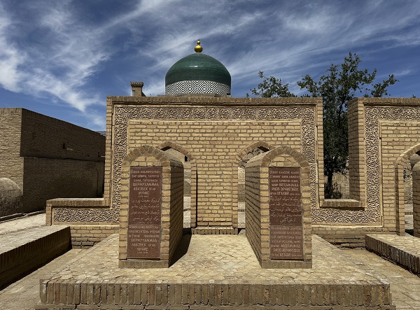 Turistlerin ilgisini çekiyor! Bu ülkede ölenler yüzyıllardır toprağın altına değil üstüne defnediliyor