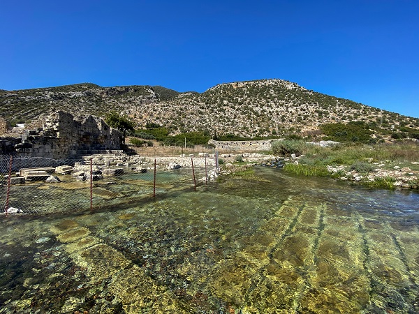 Foto - Turistlerin uğrak noktası! Suyun altında kalan tarih