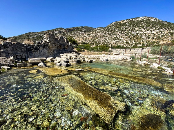 Foto - Turistlerin uğrak noktası! Suyun altında kalan tarih