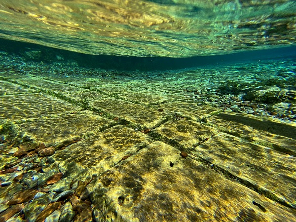 Turistlerin uğrak noktası! Suyun altında kalan tarih