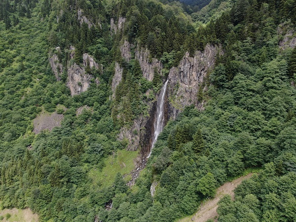 Foto - Turistlerin yeni gözdesi! 120 metreden akıyor