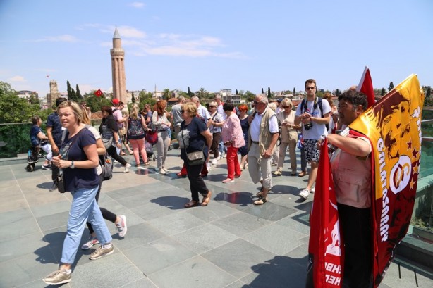 Foto - Turizmin başkentine Avrupalı turist akını
