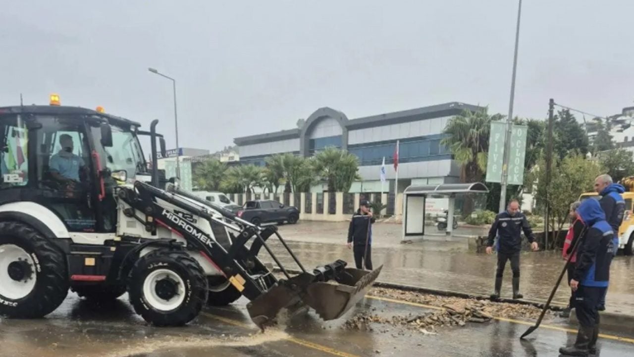 Foto - Turizmin başkentini sel bastı! Bütün ilçe sular altında kaldı!