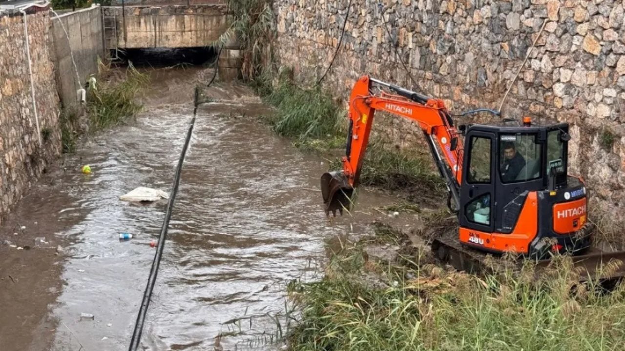 Foto - Turizmin başkentini sel bastı! Bütün ilçe sular altında kaldı!