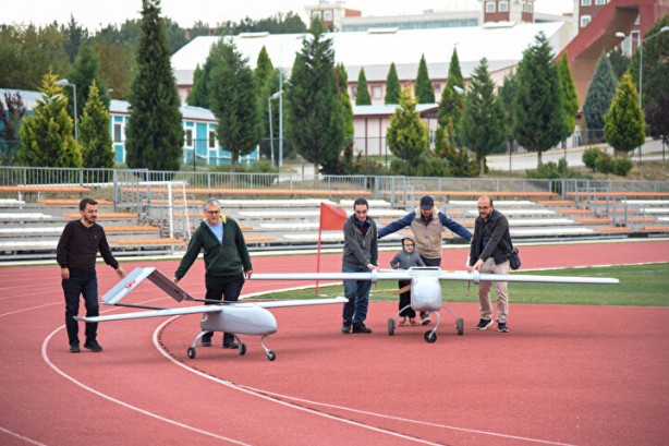 Foto - Türk akademisyenlerden müthiş adım! İHA'ların en kritik parçasını ve insansız uçak ürettiler