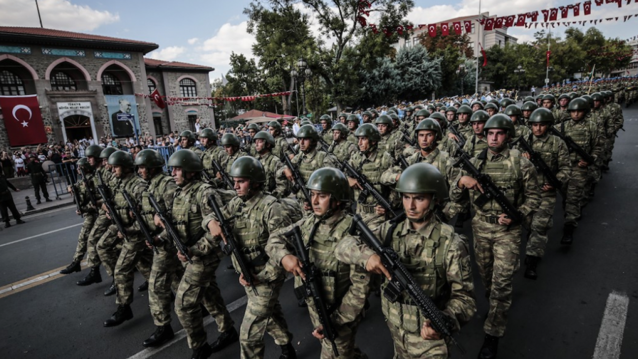 Türk askeri bölgeye gidiyor! Harp okulu kurulacak