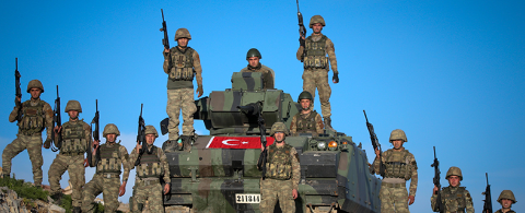 Foto - Türk askeri önüne geleni indirdi! Yunan basını çıldırdı: Türkiye'ye kıyak geçtiler