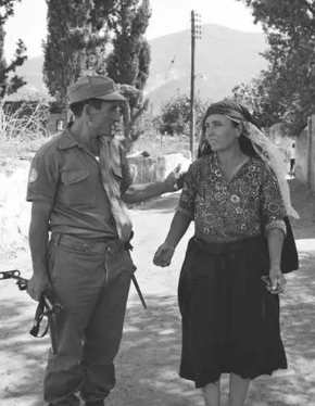 Foto - Türk askerini böyle karşılamışlardı! İşte tüm dünyanın konuştuğu o kare