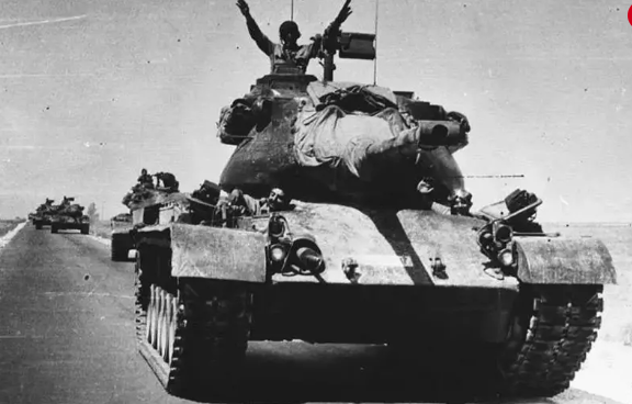 Foto - Türk askerini böyle karşılamışlardı! İşte tüm dünyanın konuştuğu o kare