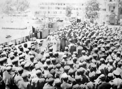 Foto - Türk askerini böyle karşılamışlardı! İşte tüm dünyanın konuştuğu o kare
