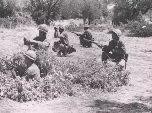 Foto - Türk askerini böyle karşılamışlardı! İşte tüm dünyanın konuştuğu o kare
