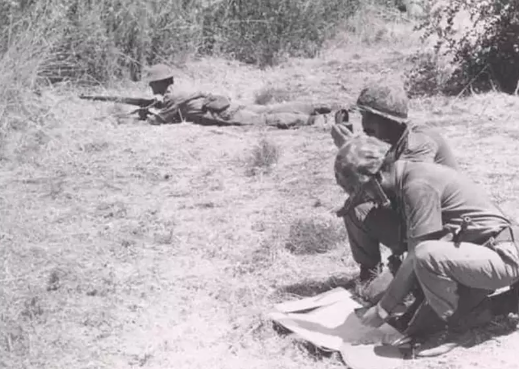 Foto - Türk askerini böyle karşılamışlardı! İşte tüm dünyanın konuştuğu o kare