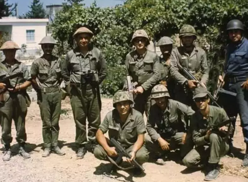 Foto - Türk askerini böyle karşılamışlardı! İşte tüm dünyanın konuştuğu o kare