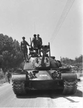 Foto - Türk askerini böyle karşılamışlardı! İşte tüm dünyanın konuştuğu o kare