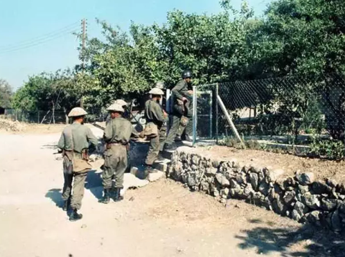 Foto - Türk askerini böyle karşılamışlardı! İşte tüm dünyanın konuştuğu o kare