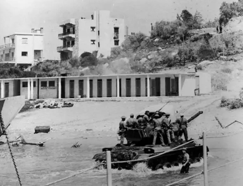 Foto - Türk askerini böyle karşılamışlardı! İşte tüm dünyanın konuştuğu o kare